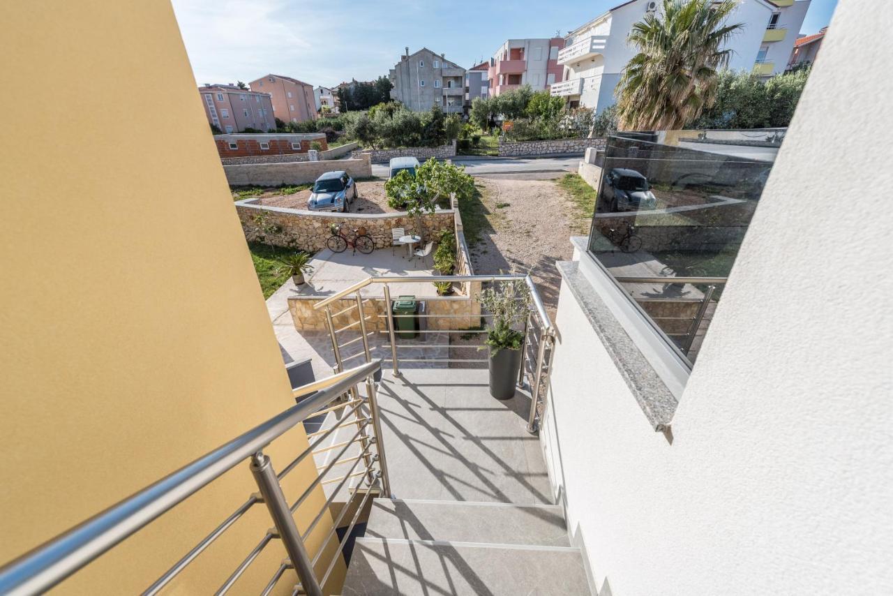 נובליה Apartments Yellow מראה חיצוני תמונה