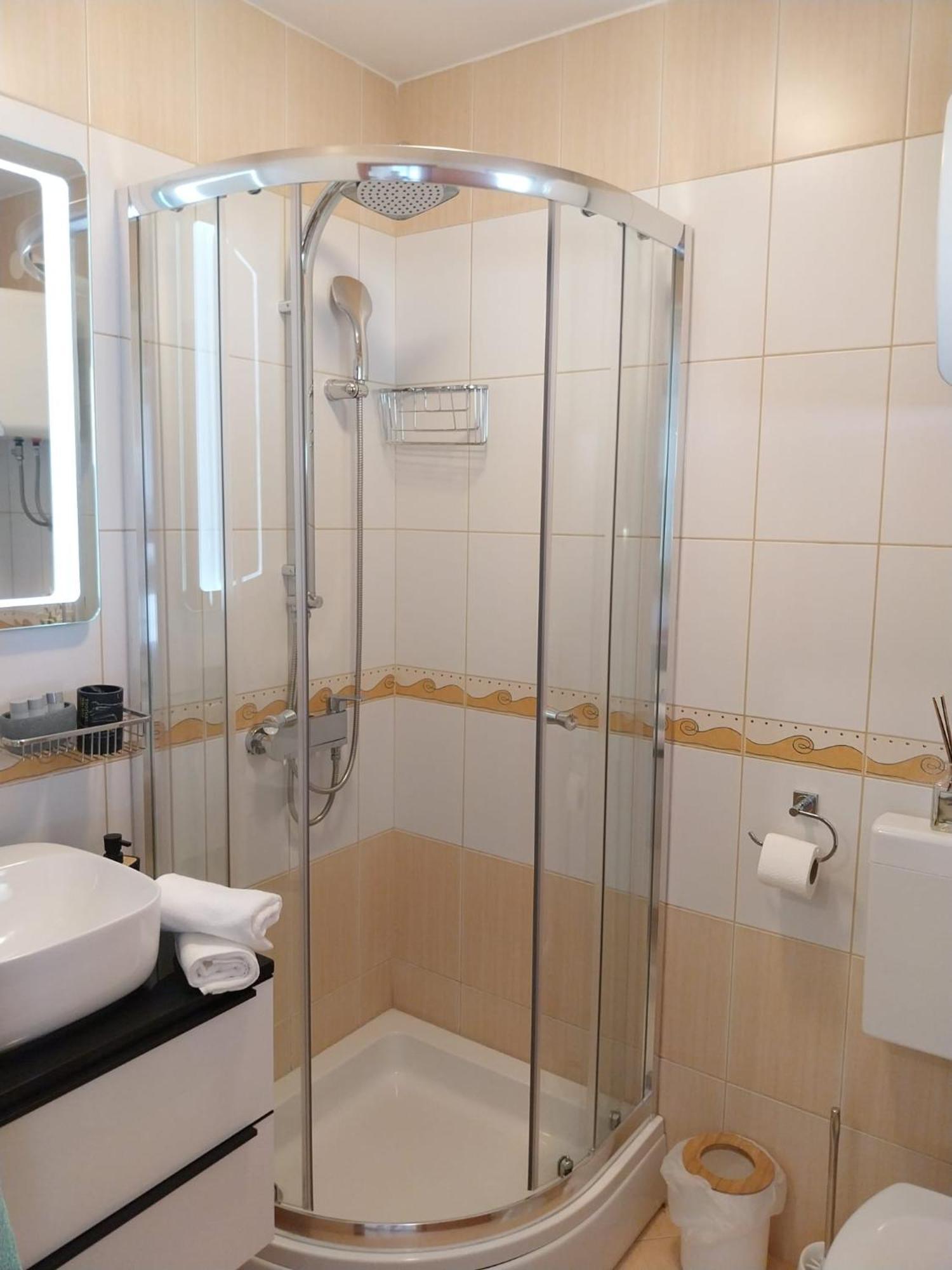 נובליה Apartments Yellow מראה חיצוני תמונה