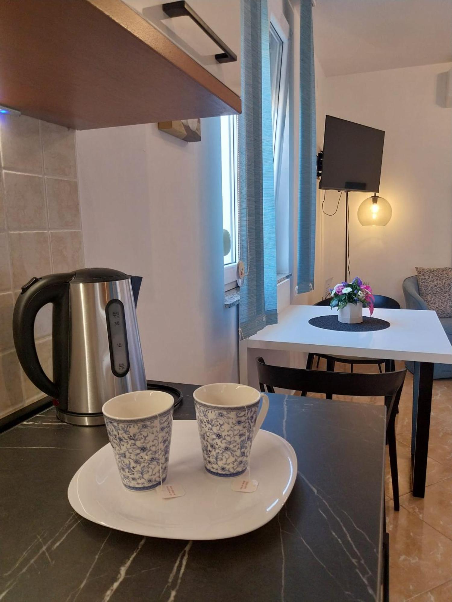 נובליה Apartments Yellow מראה חיצוני תמונה