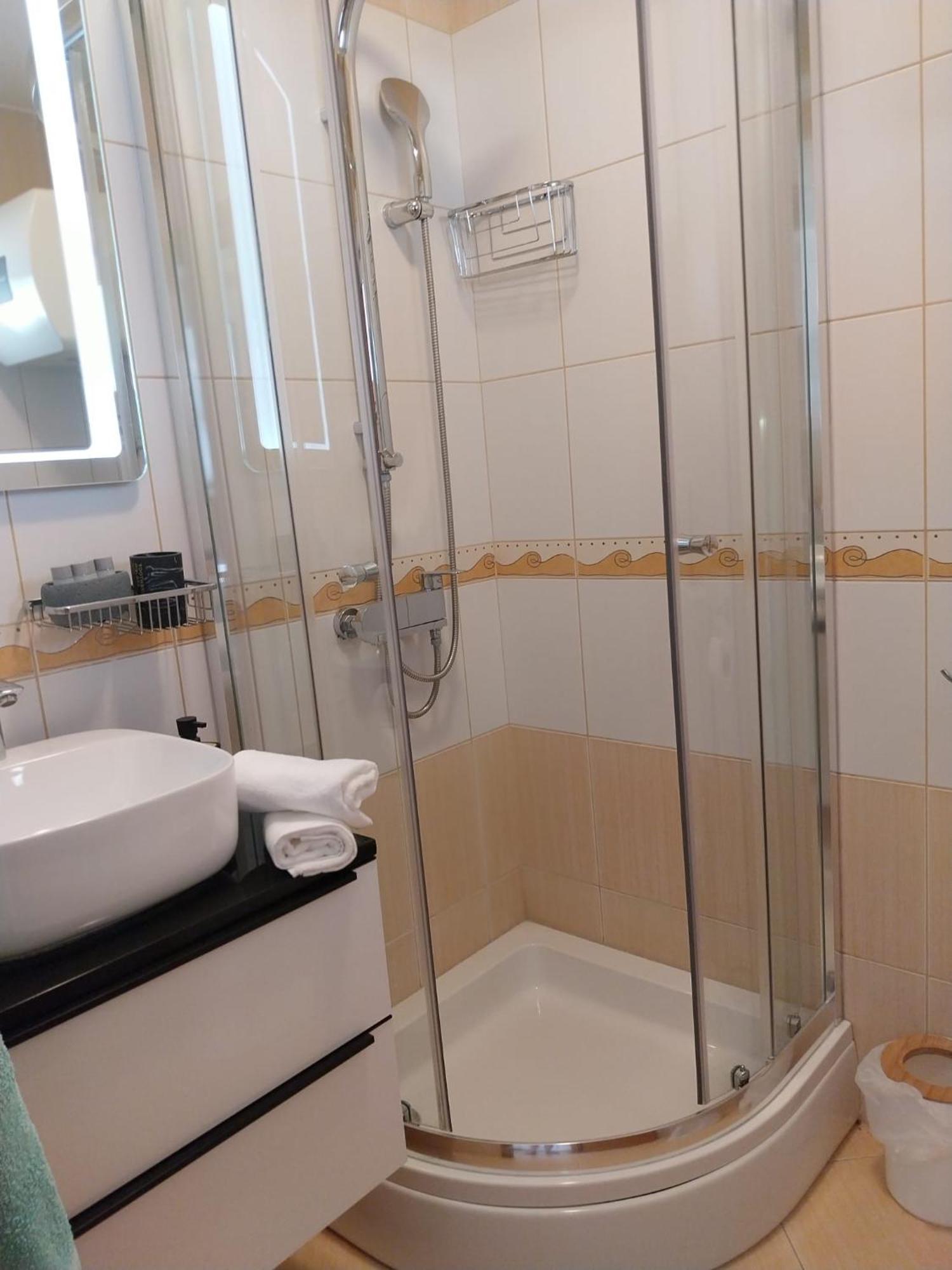 נובליה Apartments Yellow מראה חיצוני תמונה