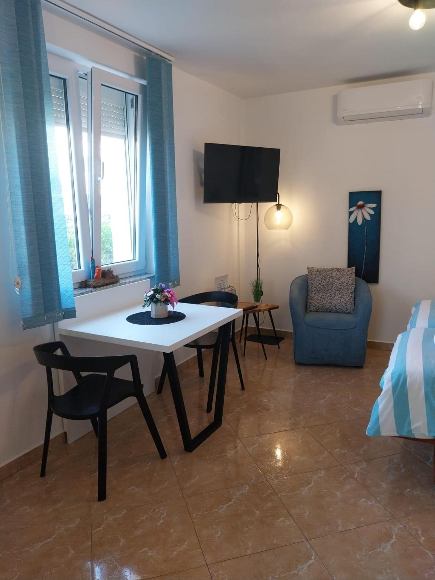 נובליה Apartments Yellow מראה חיצוני תמונה